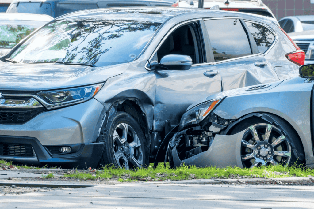 When to Contact an Accident Lawyer / Car Accident Lawyer in Los Angeles After a Collision